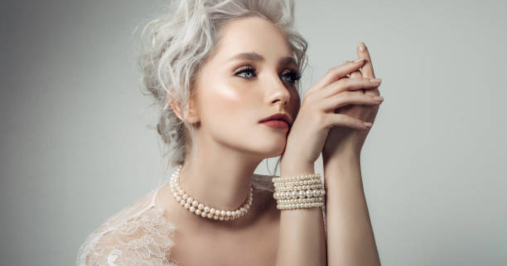 How to Style a Pearl Necklace