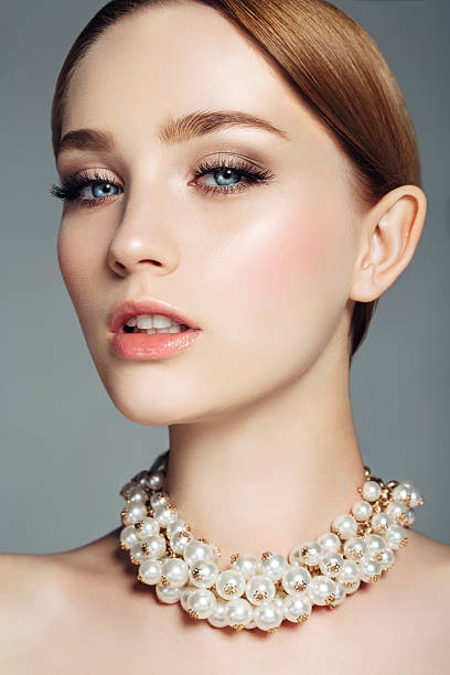 How to Style a Pearl Necklace