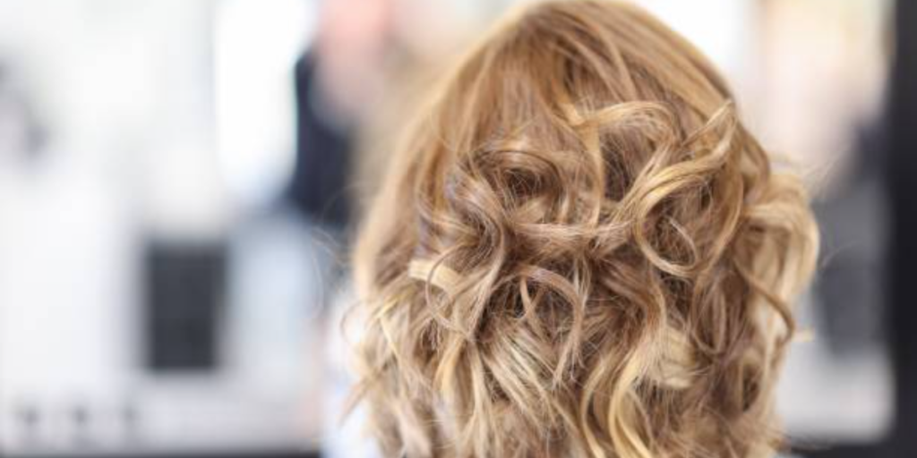 How to do heatless curls for short hair